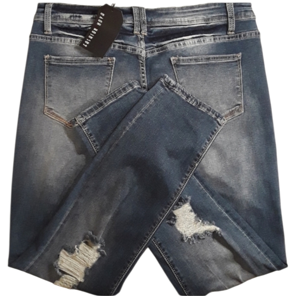 🆕️Fashion Nova Distressed Heated Debate Jeans. Women's Size: W15/16x30L.